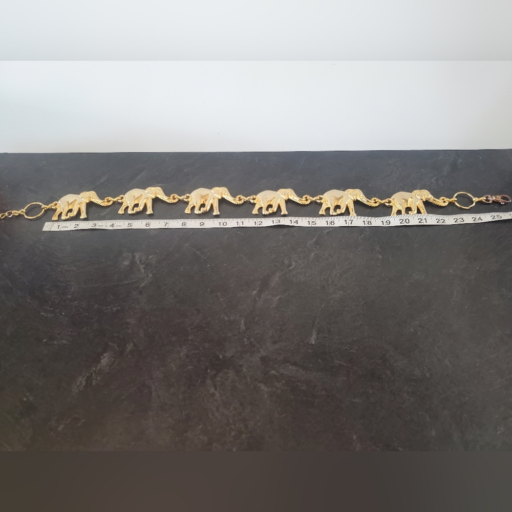 Vintage Gold-Tone Elephant Six In Total. Link Belt with Lion  Charm(Anne Klein)